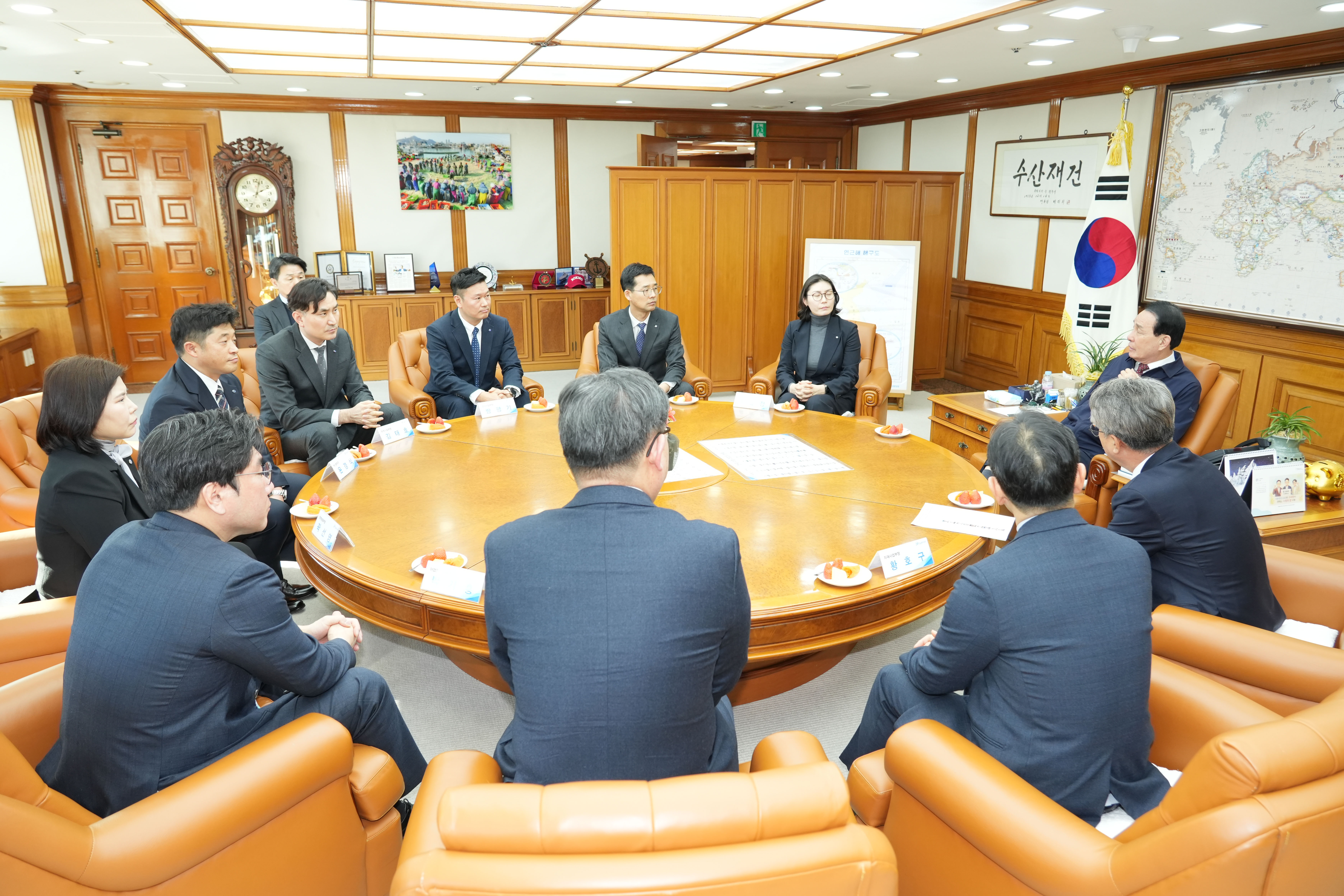 20260102 수협중앙회 및 수협은행 승진자 면담 (2).jpg 첨부 이미지
