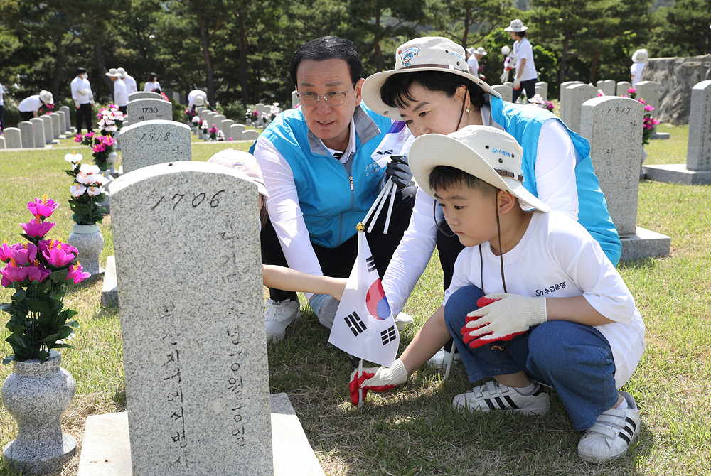 20230523 국립현충원 묘역정화활동(동작) 첨부 이미지